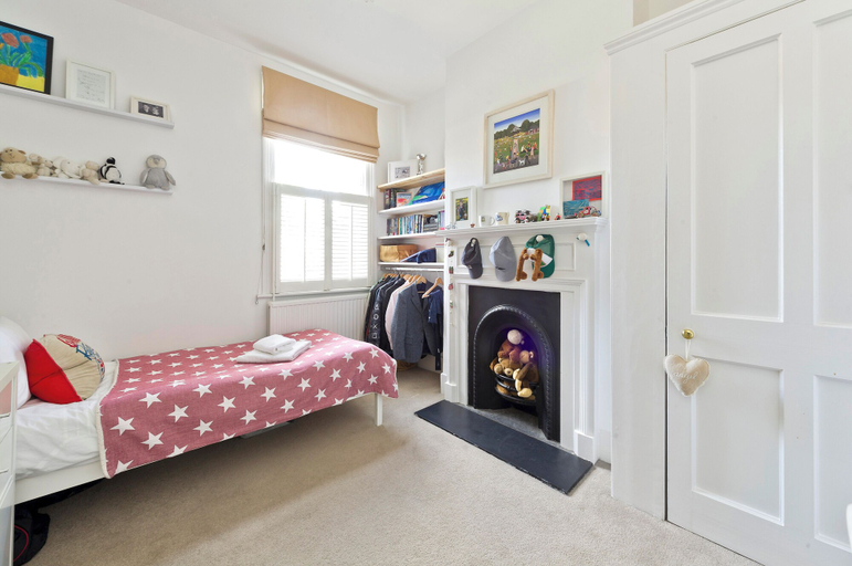 Bedroom 3, I Came To Boogie, London