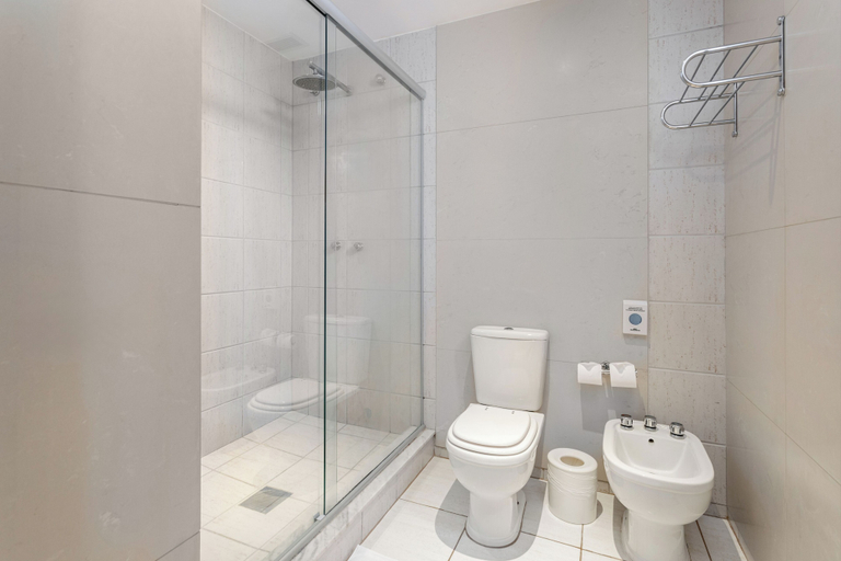 Bathroom 5, Radisson Hotel Curitiba, Curitiba