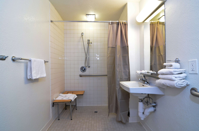Bathroom 5, Motel 6 Palm Springs East E Palm Canyon, Riverside