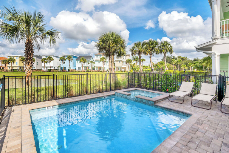 Sport & Beauty 1, Large Margaritaville Villa w/ Private Pool + View, Osceola