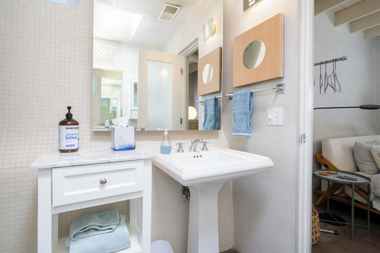 Bathroom, Fiddler's Retreat by Kokopelli Property Management, Santa Fe
