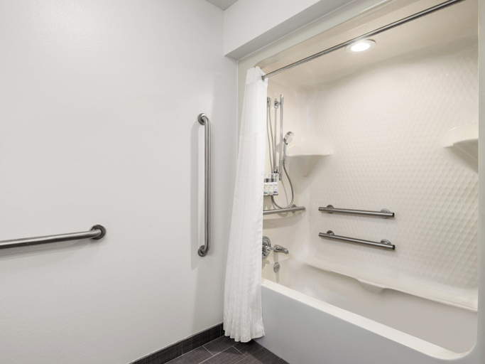 Bathroom 4, Garner Hotel Albuquerque West by IHG, Bernalillo
