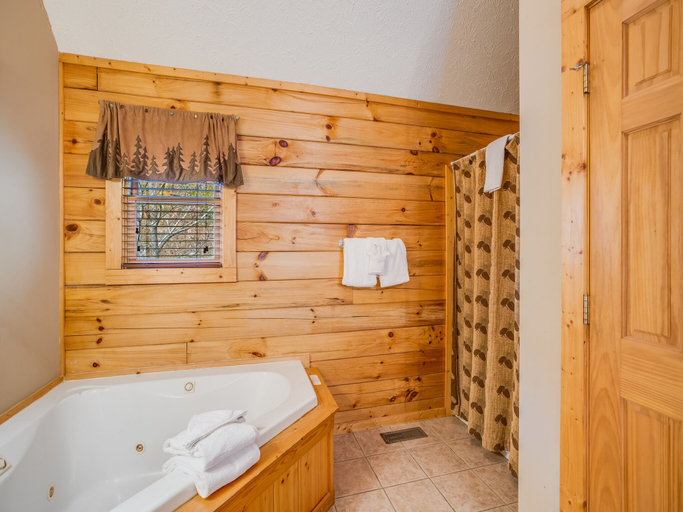 Bathroom, Saddle Ridge by Jackson Mountain Rentals, Sevier