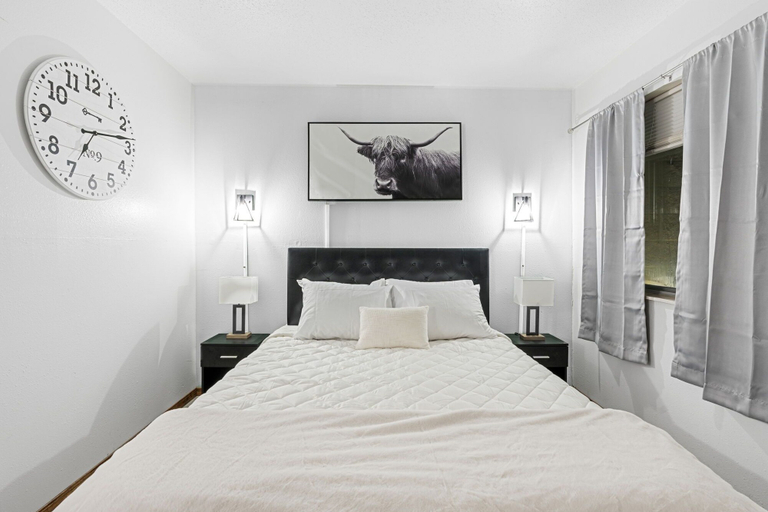 Bedroom 5, Custom Stay Thief River Falls, Pennington
