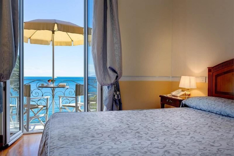 Bedroom 4, Hotel Continental, Genova