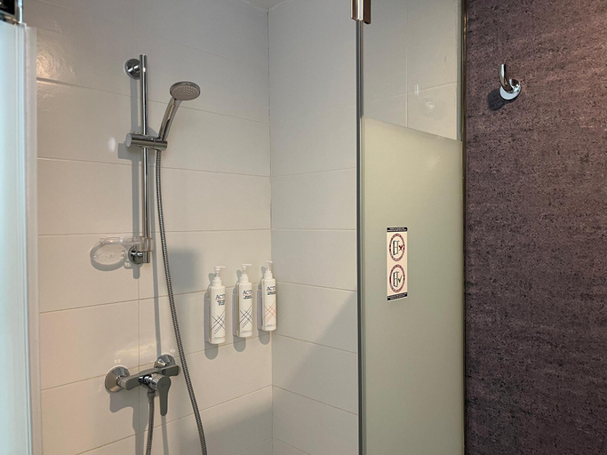 Bathroom 5, Four Points Flex by Sheraton Malaga Centre, Málaga