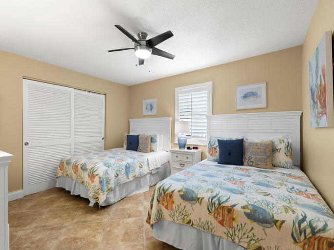 Bedroom 2, Sea Breeze 708 by Distinctive Beach Rentals, Pinellas