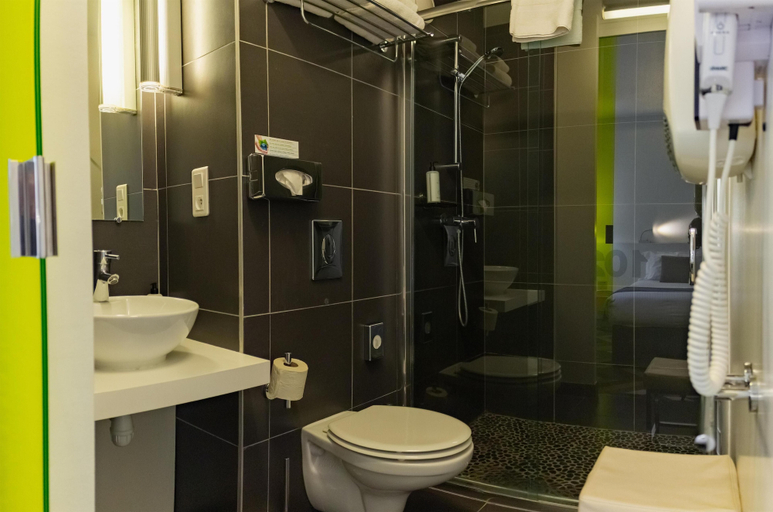 Bathroom 5, Best Western Hotel San Benedetto, Maine-et-Loire