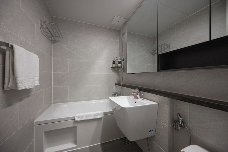 Bathroom 3, ElMomento Osiria, Gijang