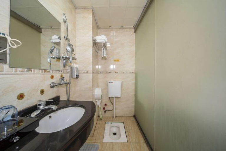 Bathroom 3, Jianghua Yunlong Convenient Hotel, Yongzhou
