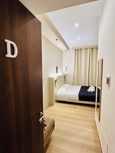 Bedroom 5, Imera Rooms, Rome