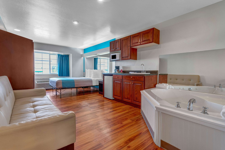 Others 5, Motel 6 Idaho Falls, ID - Snake River, Bonneville
