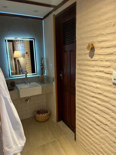 Bathroom 5, Dayo Hotel, Trairi