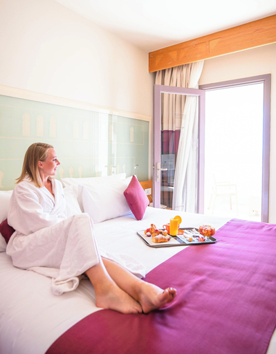 Bedroom 3, Mercure Hurghada Hotel, Al-Ghurdaqah