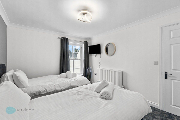 Bedroom 3, 3 bed House Close to Dockyard Plymouth Contractors, Plymouth