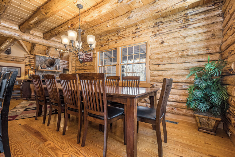 Food & Drinks 4, Montana East by Taylor Made Deep Creek, Garrett