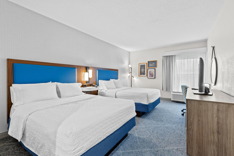 Bedroom 3, Hampton Inn Akron-Fairlawn, Summit