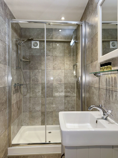 Bathroom 3, Sibton White Horse Inn, Suffolk