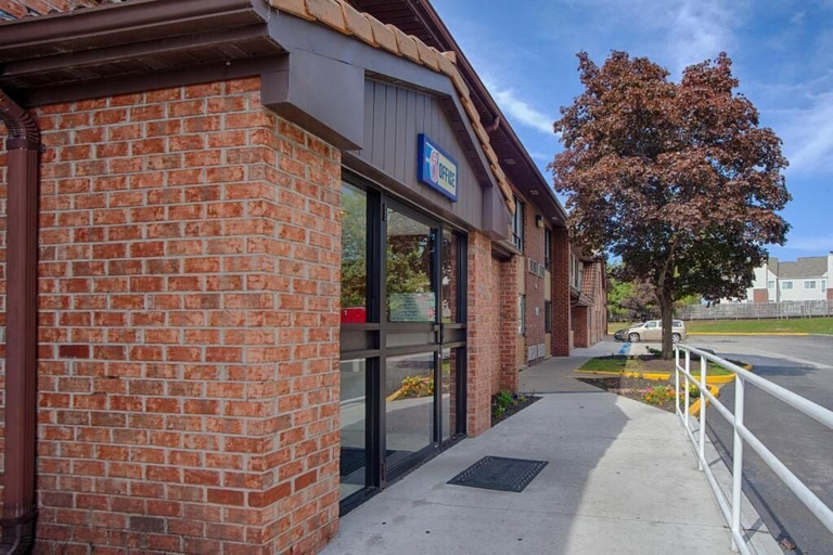 Exterior & Views 2, Motel 6 Syracuse, Onondaga