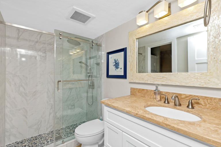 Bathroom, Trade Winds 101 by Distinctive Beach Rentals, Saint Johns