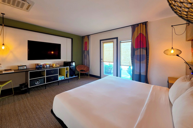 Bedroom 3, Mahala - 21 and Over, Riverside