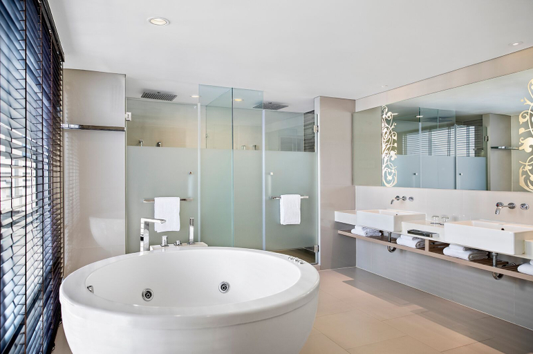Bathroom 4, Paradox Bangkok Sukhumvit, Wattana