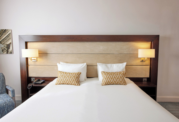 Bedroom 3, Thistle London Holborn, London