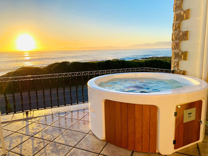 Sport & Beauty 3, Gansbaai Seafront Holiday House: Ons C-huis, Overberg