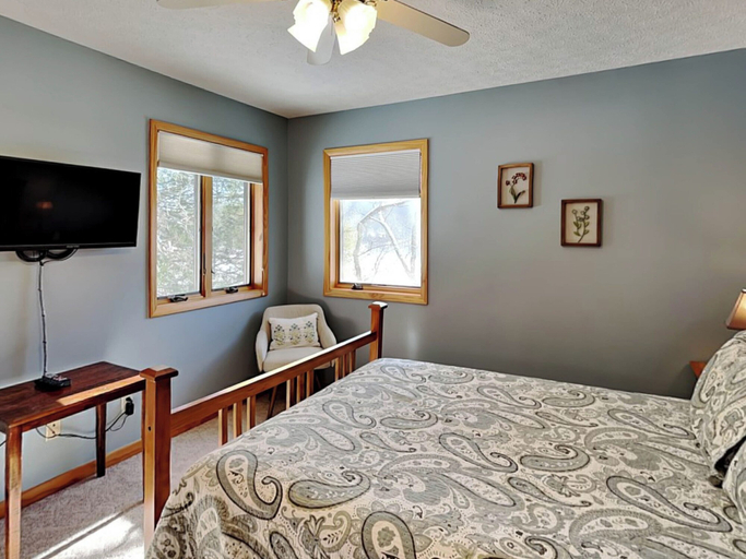 Bedroom 2, Lured by the Lake by Taylor Made Deep Creek, Garrett