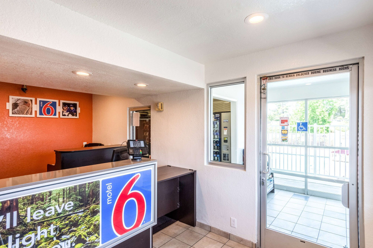 Others 5, Motel 6 Redding, CA - Central, Shasta