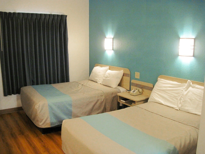 Bedroom 2, Motel 6 Avoca, IA, Pottawattamie