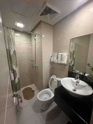 Bathroom 4, 150 Newport condotel pasay, Pasay City