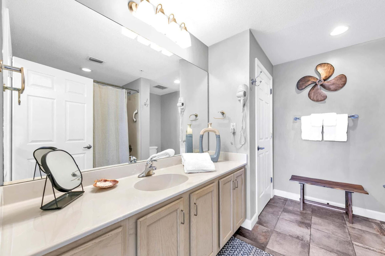 Bathroom 3, Sterling Reef 303, Bay