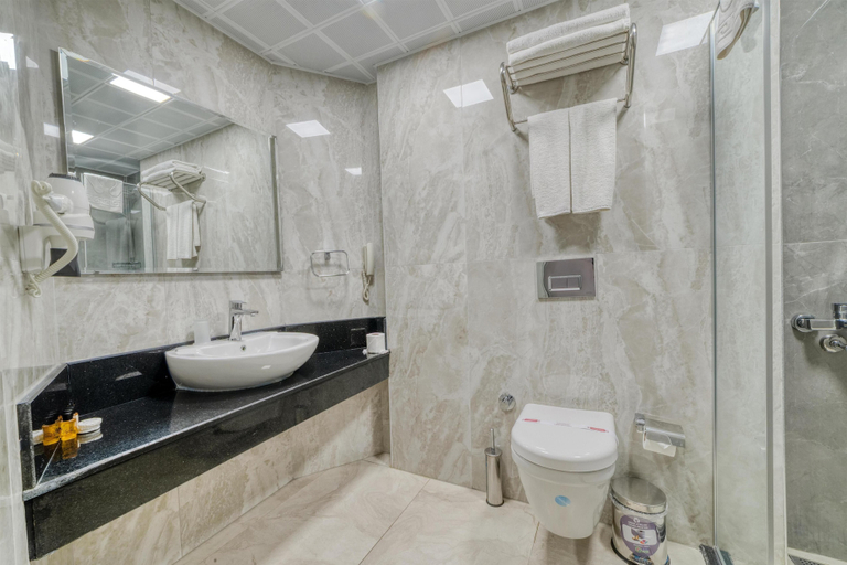 Bathroom 4, Hatipoglu Beach Hotel, Alanya