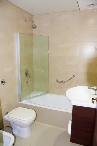 Bathroom 5, Amérian Rosario, Rosario