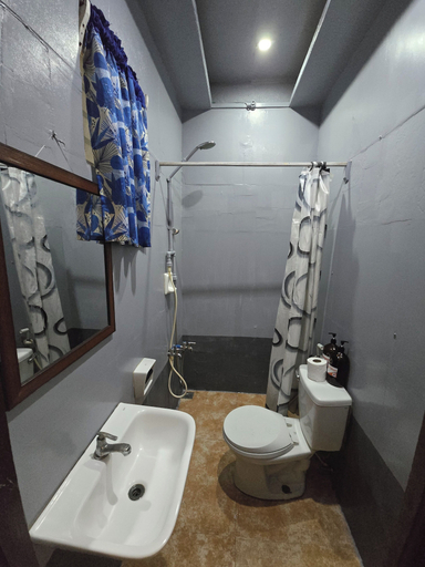 Bathroom 4, Islandfront Cottages, El Nido