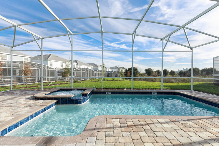 Sport & Beauty 3, Luxe Champion's Gate Home w/ Pool, Spa, Gameroom, Osceola