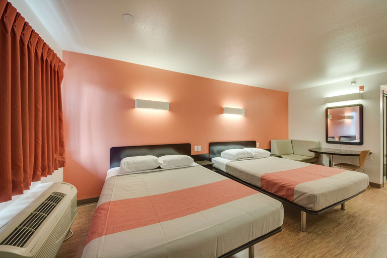 Bedroom 3, Motel 6 Brownsville, TX North, Cameron