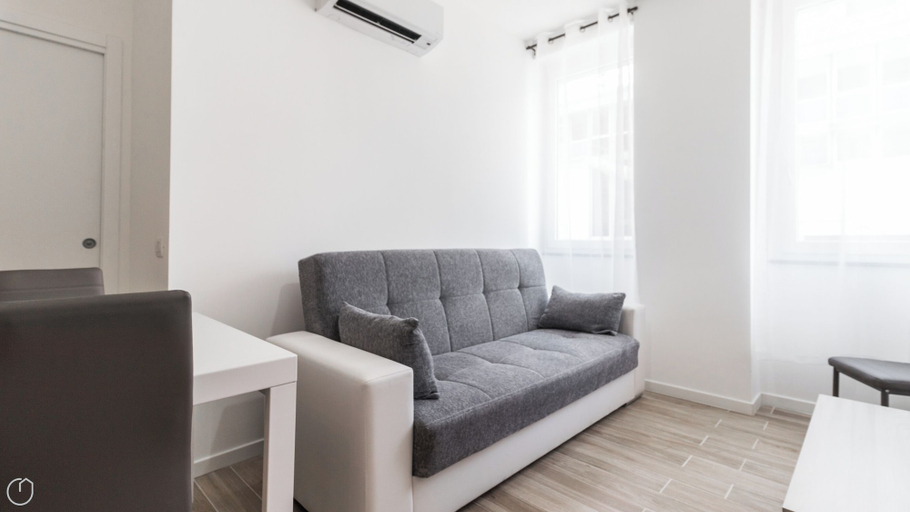 Others 3, Italianway - Savona 146, Milano