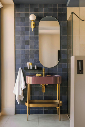Bathroom 3, Ikonik Jean Medecin, Alpes-Maritimes