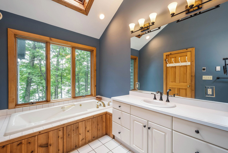 Bathroom 3, Solar Delight by Taylor Made Deep Creek, Garrett