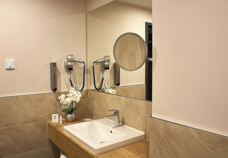 Bathroom 5, PLAZA Premium Berlin Kurfürstendamm, Berlin