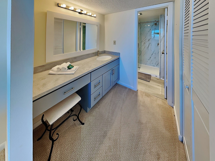 Bathroom 4, Palms of Bay Beach 4F by Distinctive Beach Rentals, Lee