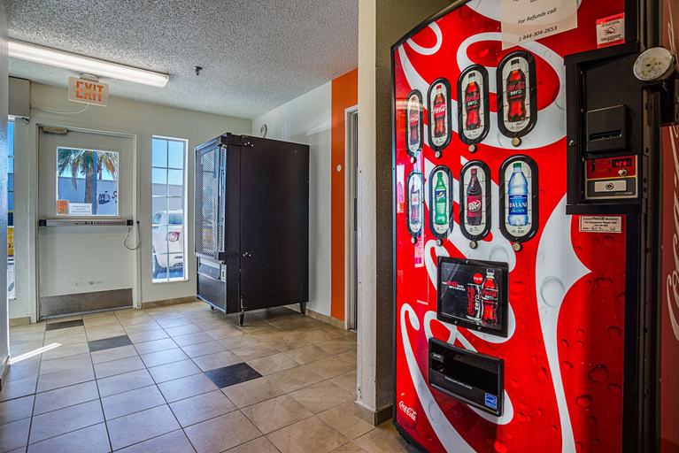 Food & Drinks 5, Motel 6 Tucson, AZ - North, Pima