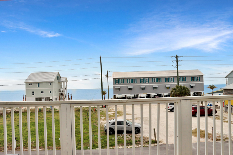 Others 4, Oleander Place, Bay