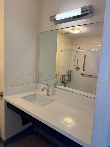 Bathroom 5, Candlewood Suites COTULLA, La Salle