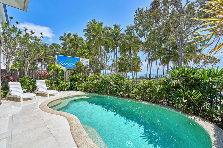 Sport & Beauty 5, Reeflections Beachfront Holiday House, Cairns