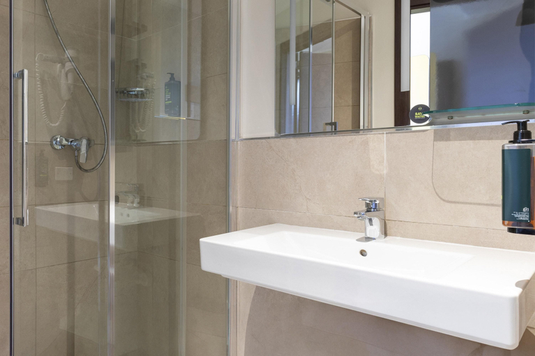 Bathroom 4, B&B Hotel Roma San Lorenzo Termini, Rome
