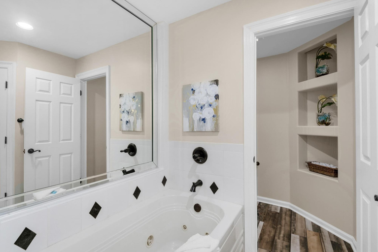 Bathroom 4, Hidden Dunes 1702, Bay