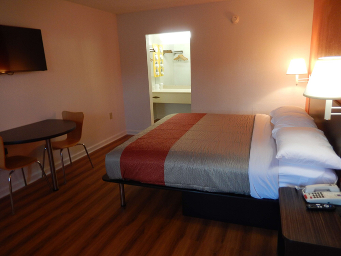 Bedroom 3, Motel 6 Warner Robins, GA, Houston